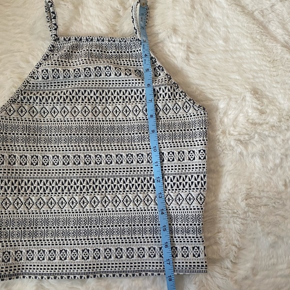 Garage Black and White Patterned Stretch Tank - Picture 11 of 14